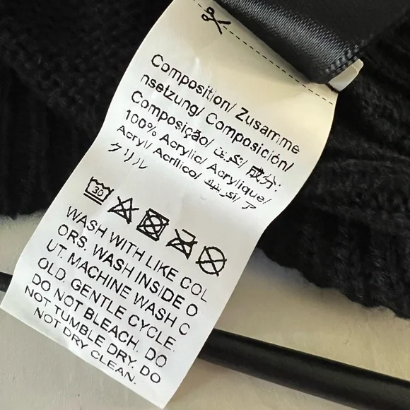 Black Daisy Floral Cardigan Sweater - 2XL - Picture 3 of 4